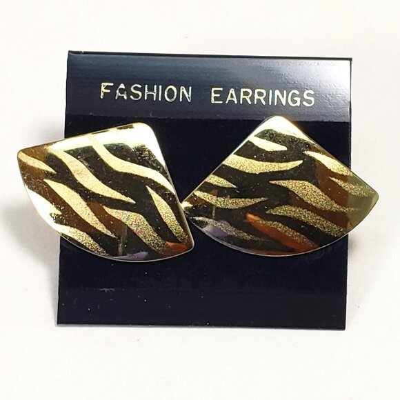 Bold Gold Tone Zebra Print Stud Earrings – Retro Animal Print Statement Jewelry - Picture 5 of 6